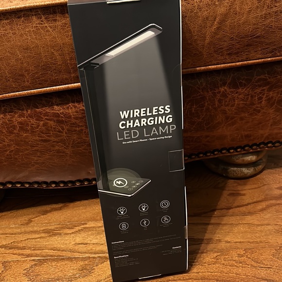 Wireless Charging LED Lamp - Picture 2 of 7